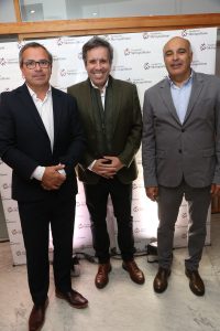 Gastón Urquiza, Gastón Manes (Presidente Convención UCR) y Pablo Cianciarullo